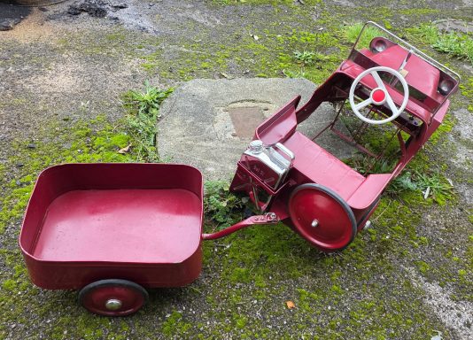 Vintage Tri-ang (Triang) Willy’s Jeep. WW2 Vintage Tri-ang (Triang) Willy’s Jeep WW2